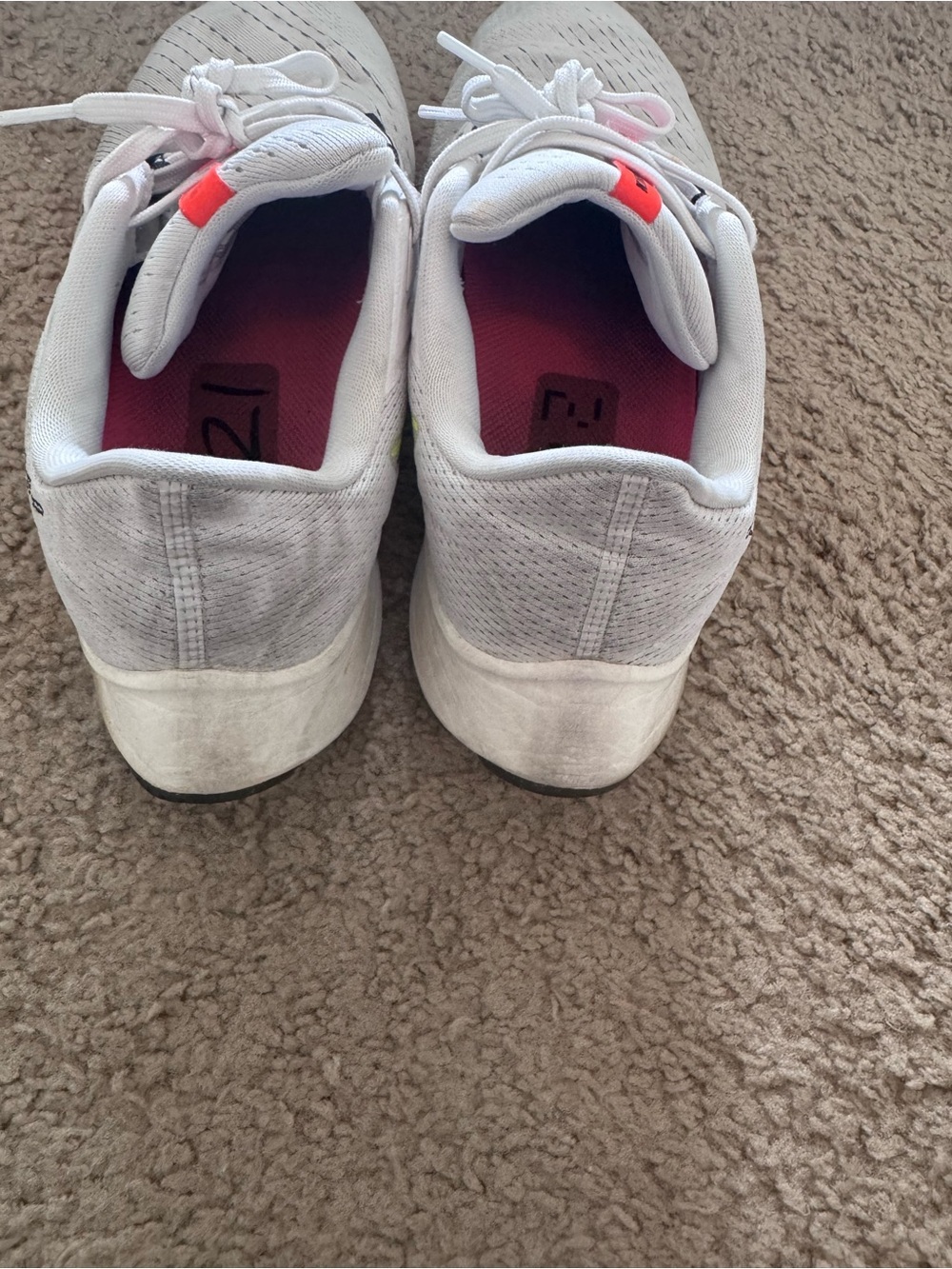 Nike Running Shoes White Pink DJ5401-100 Mens Size 10 Sneakers - Picture 4 of 8